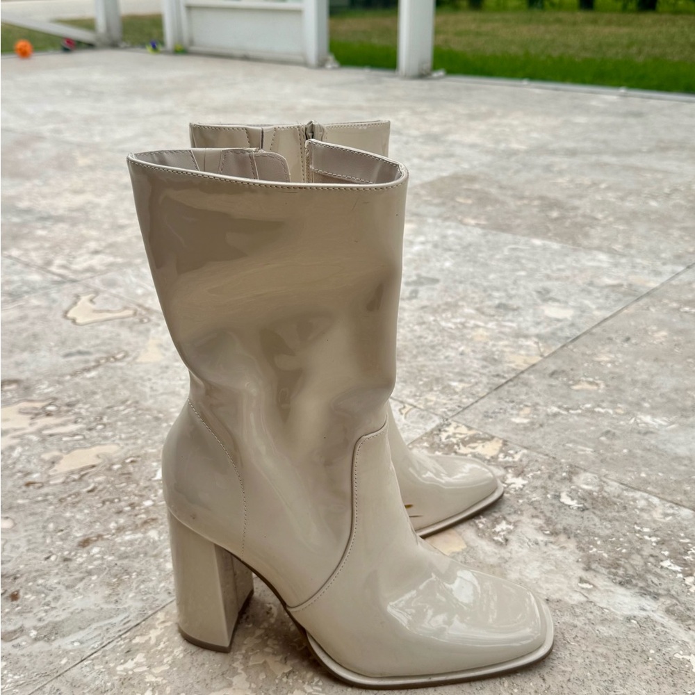 Elegant Cream Women's Boots